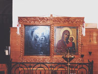Двойной киот для иконы Казанской Божьей Матери
